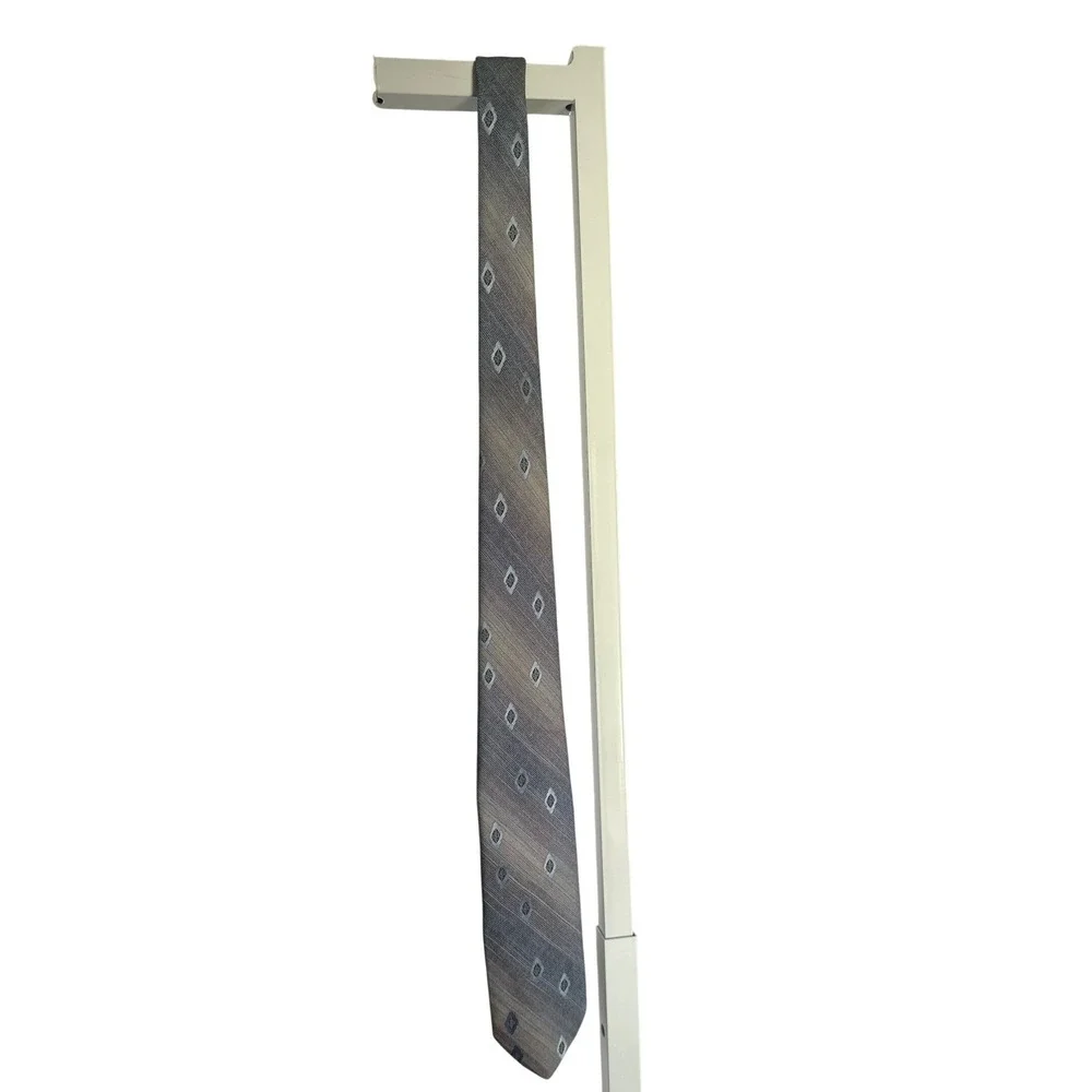 Vintage Wembley Wemlon Grey Blue Diamond Medallion‎ Textured Polyester Necktie